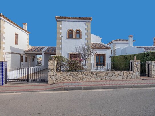 Attraktive Villa im Ibiza Style in bester Lage