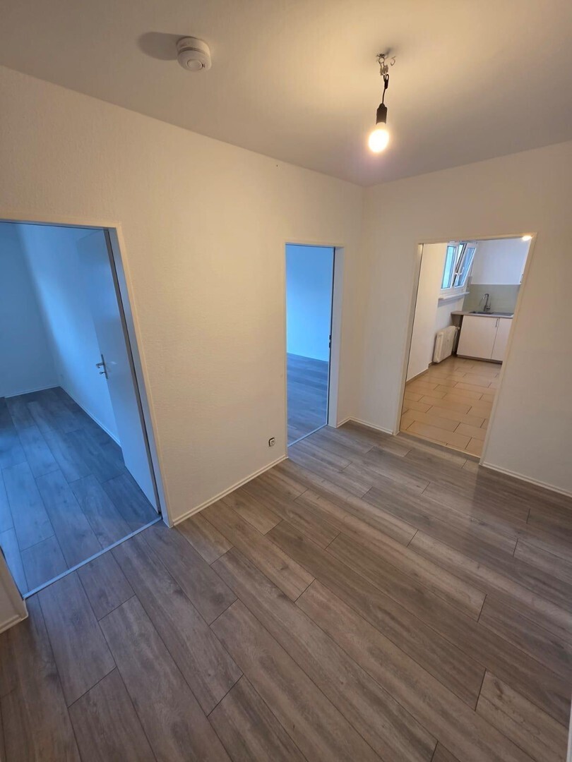                                                               Renovierte 2-Zi-Whg in zentraler Lage von Frankfurt-Bergen Enkheim Stellplatz i&hellip;                                                       in Bergen (Traunstein)