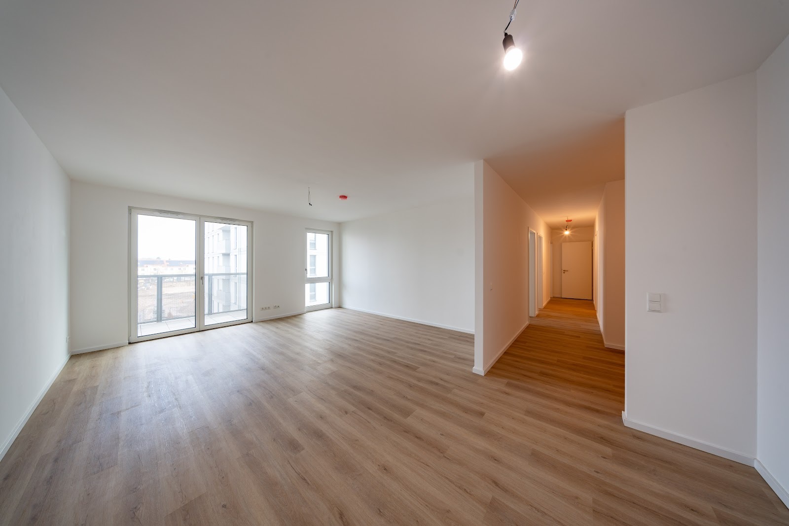 Großzügige Neubauwohnung am Wasser - Photo 1
