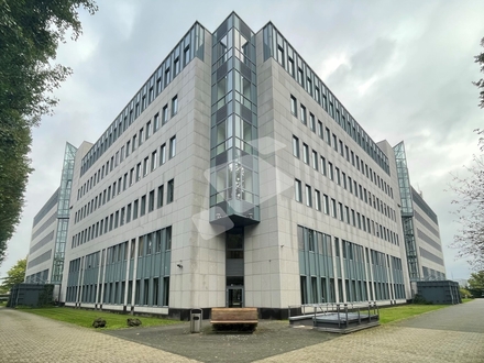 Repräsentative Büroflächen in Tiefenbroich provisionsfrei zur Miete. Mit einer Kantine im Haus!