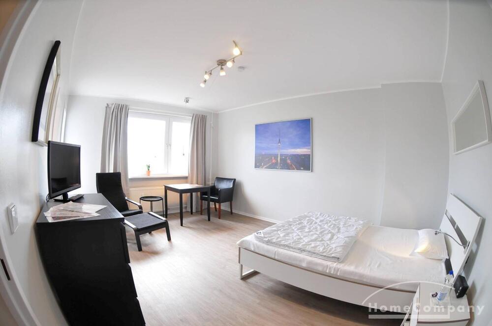 Schicke 1-Zimmer-Wohnung mit Balkon, Nähe KaDeWe, Berlin, möbliert - Photo 1