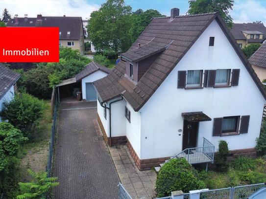 Freistehendes Einfamilienhaus mit Gartenoase in Auerbach