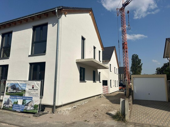 NEUBAU: modernes Haus! 158m² Doppelhaushälfte, schlüsselfertig