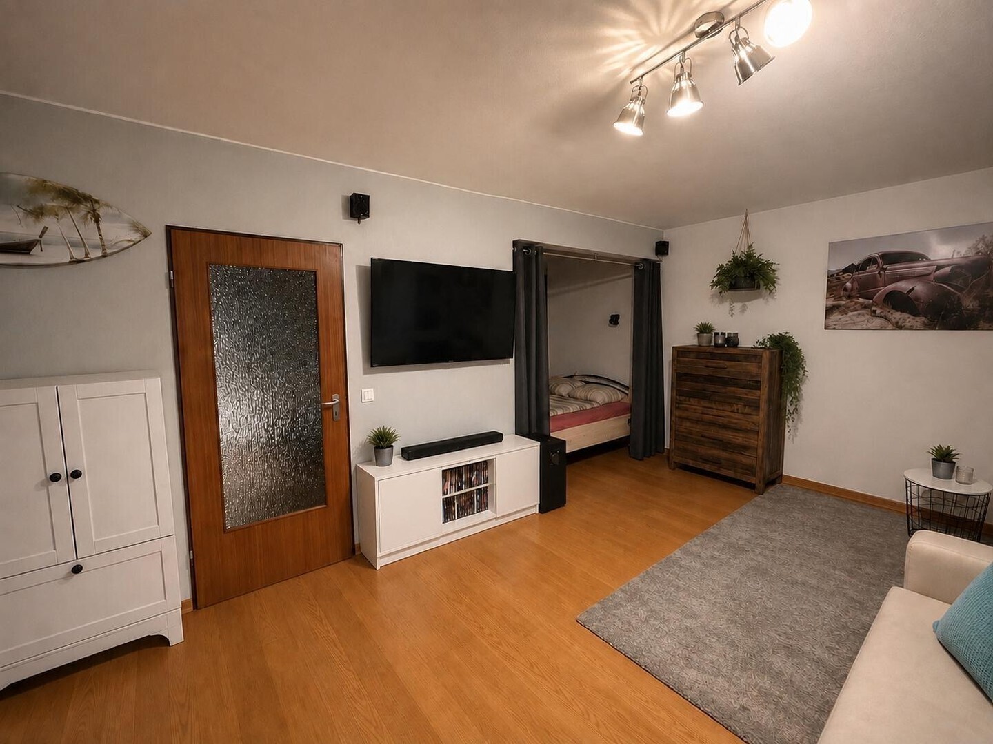                                                               Gro&szlig;z&uuml;gige 1-Zimmer Wohnung mit Balkon und Garage in Bornheim-Waldorf                                                       in Bornheim (Frankfurt am Main)