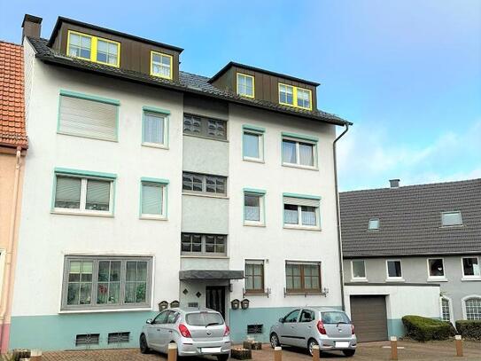 +++ Stadtzentrum: Gemütliche Wohnung mit 2 Zimmer, Küche, Bad, Diele mit Balkon mit Panoramablick, in gepflegtem Mehrfa…