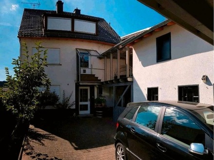 MFImmobilien.com - ansprechendes Mehrfamilienhaus mit 3 Wohnungen in Solms