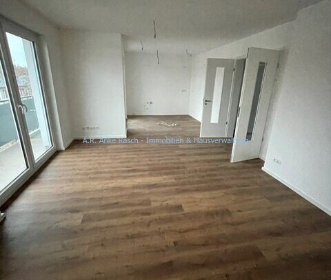 schicke neuwertige 3-Zimmer-Whg. mit Balkon in ruhiger Lage