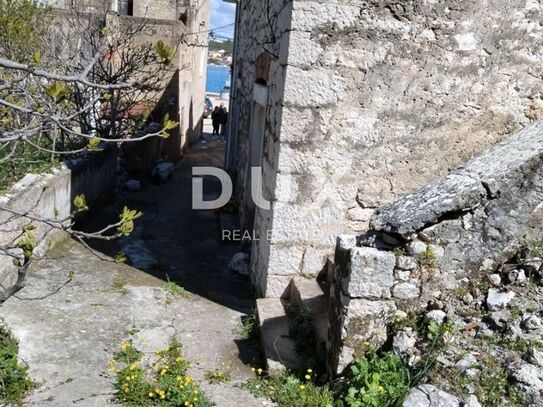 ŠIBENIK, TISNO – Haus zur Anpassung