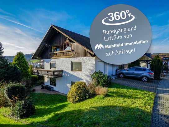 Großzügiges Ein- bis Zweifamilienhaus mit integrierter Doppelgarage und Doppelcarport!