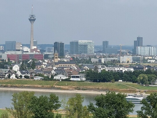 Penthouse mit wundervollen Blick auf Düsseldorf Hafen, jedoch in "Neuss"!!