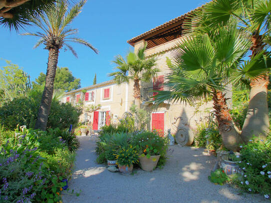 LANDHAUS MIT POOL UND PANORAMABLICK IN ES CAPDELLA