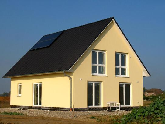 Wir machen das Bauen wieder bezahlbar.Modern und traditionell in Einem auf einem tollen Grundstück in Schwaan!