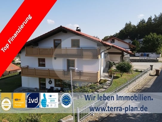 EINFAMILIENHAUS MIT ELW UND AUSGEBAUTER
DACHGESCHOSSWOHNUNG