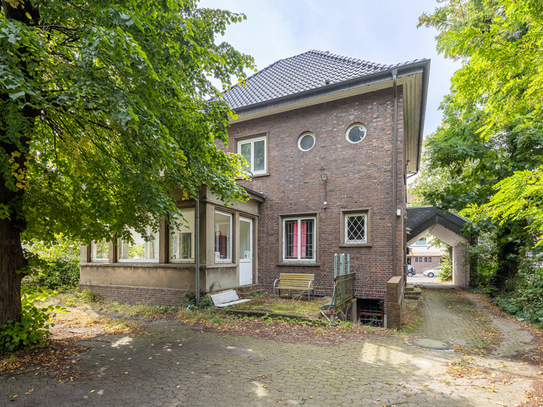 Unten arbeiten und oben wohnen, auf ca. 300qm Fläche in Bremen- Lesum.