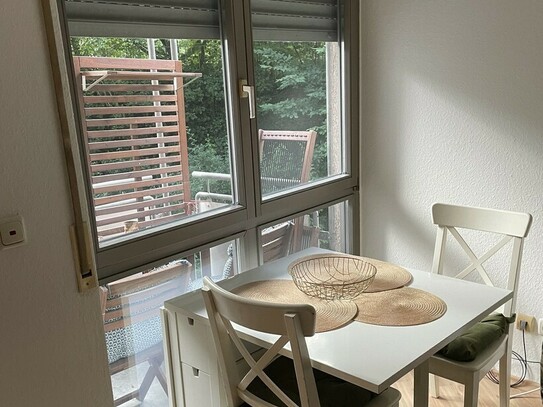 1 Zimmer Wohnung mit Balkon und Stellplatz Teilmöbliert ab 01.09 zu vermieten in Lengfeld Würzburg