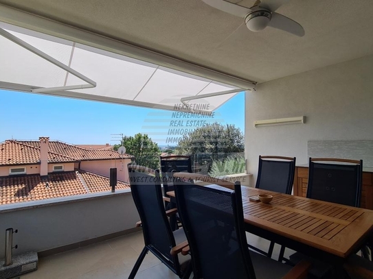 Apartment mit wunderschönem Meerblick in Novigrad