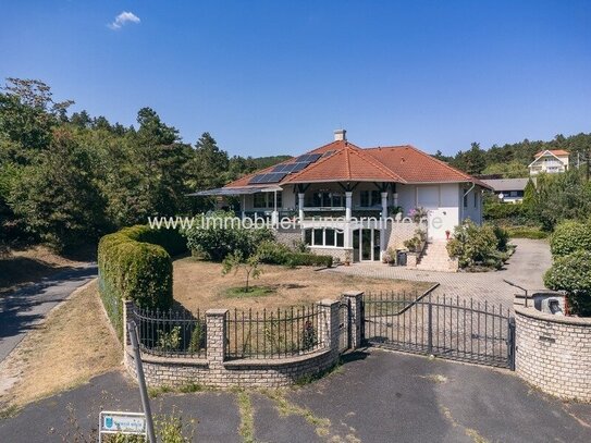 Luxusvilla zu verkaufen in Vonyarcvashegy