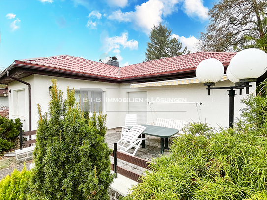 Winkelbungalow mit Ausbaureserve auf großem Grundstück in Bohnsdorf