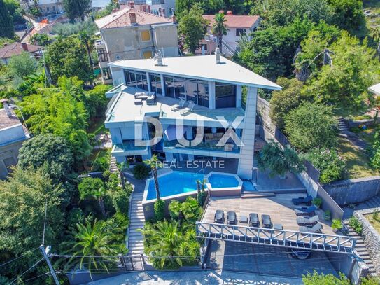 OPATIJA, ZENTRUM – eine beeindruckende moderne Villa mit Pool im Zentrum von Opatija, nur wenige Schritte vom Lungomare…