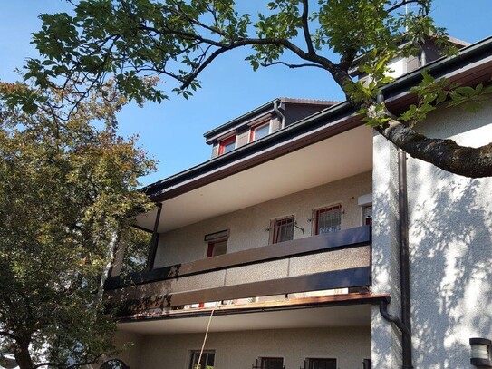 4-Zimmerwohnung mit Balkon, Garten und Einzelgarage in Uninähe