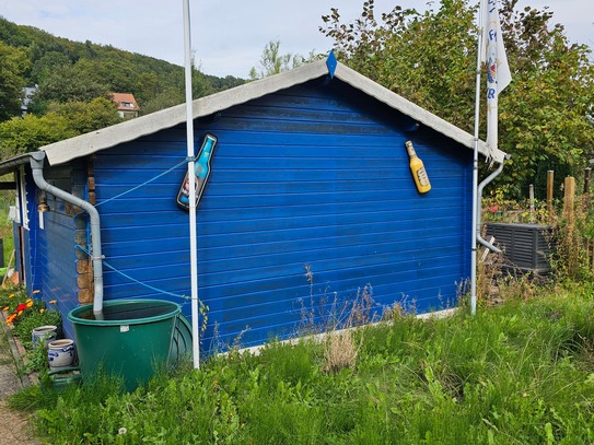 Freistehendes Einfamilienhaus mit großem Grundstück