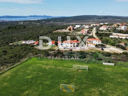 ZADAR, DEBELJAK - Baugrundstück in ruhiger Lage