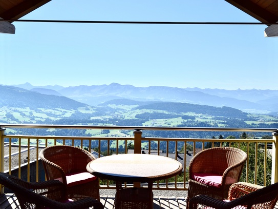 Traumhafte Aussicht - Neuwertiges exklusives und gepflegtes Wohnhaus mit einmaliger Bergsicht in Sulzberg bei Oberreute