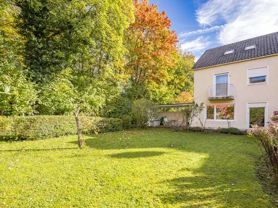 Reiheneckhaus mit sonnigem Garten und privatem Zugang in Obermenzing