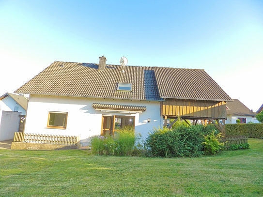 Vermieter/Familien aufgepasst: 1-2 Familienhaus mit Garten, Garage und Carport