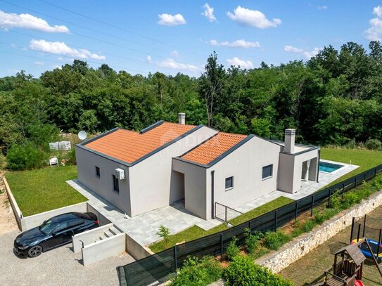 ISTRIEN, LABIN - Haus mit Schwimmbad am Rande des Dorfes