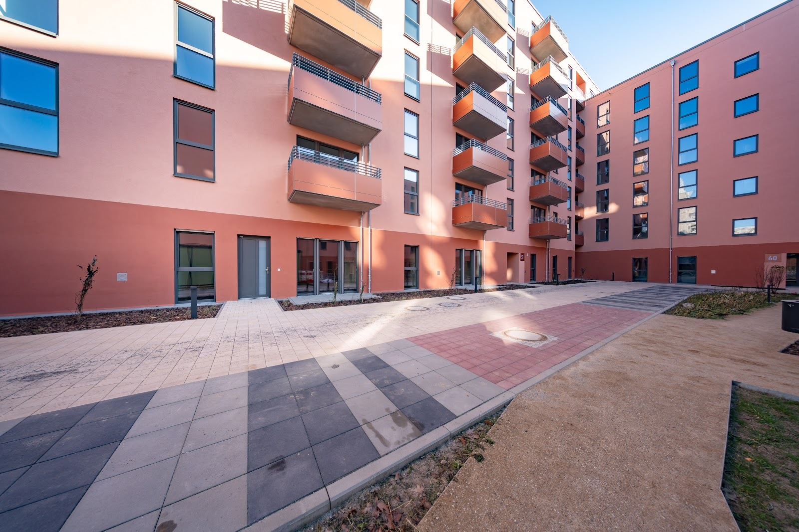 Neubau mit Fußbodenheizung im Erstbezug / WBS bis 180 - Foto 1