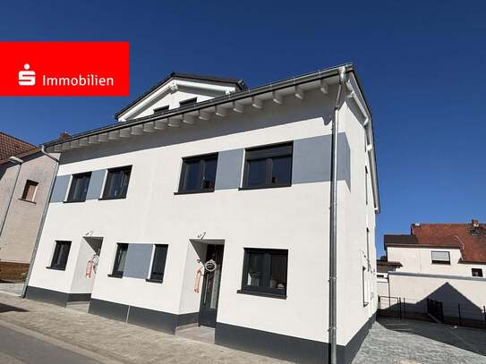 *Endlich Zuhause* Neubau-Doppelhaushälfte in Hofheim wartet auf Ihren Einzug