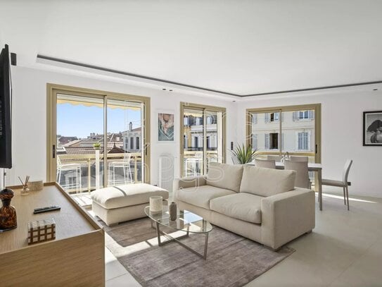 CANNES - LA BANANE: 2-bedroom apartment in the town-centre