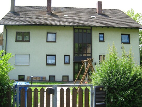 Helle 3-Zimmer Wohnung mit Loggia im Dachgeschoss direkt neben dem HBF Zeil zu vermieten