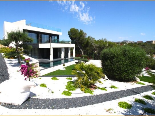 Neue Designervilla mit direktem Meerblick an der Cala Domingos