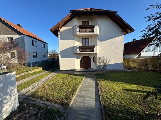 Großzügige 3-Zimmer 1.Obergeschosswohnung + 2 Balkone in zentraler Lage von Hepberg