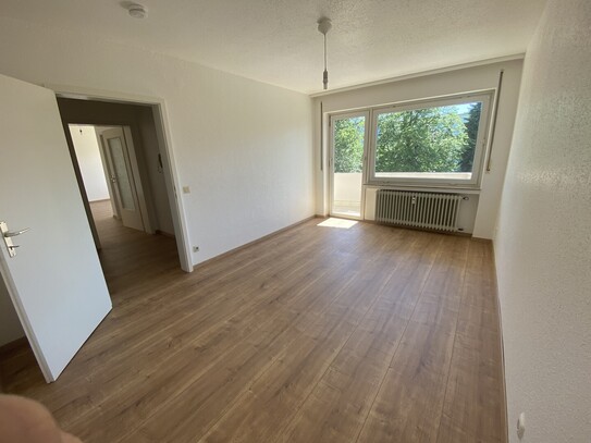 Top- Lage, schöne, ca. 53 qm Wohnung, 2 Zi.+je 1 Balkon+alle Räume mit Fenster