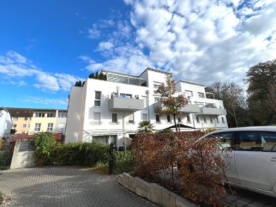 Wohnkomfort pur: Großräumige 3-Zi-Whg mit Balkon in attraktiver Lage von Dachau,Bj 2012