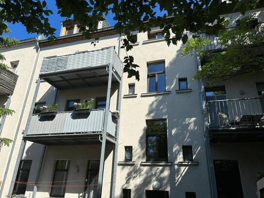 Attraktive und ruhig gelegene zwei Zimmer-Wohnung mit Balkon !!