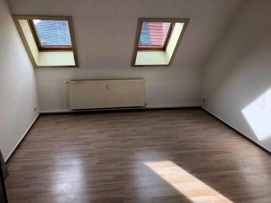 2 Raum DG-Wohnung 55 qm sofort frei