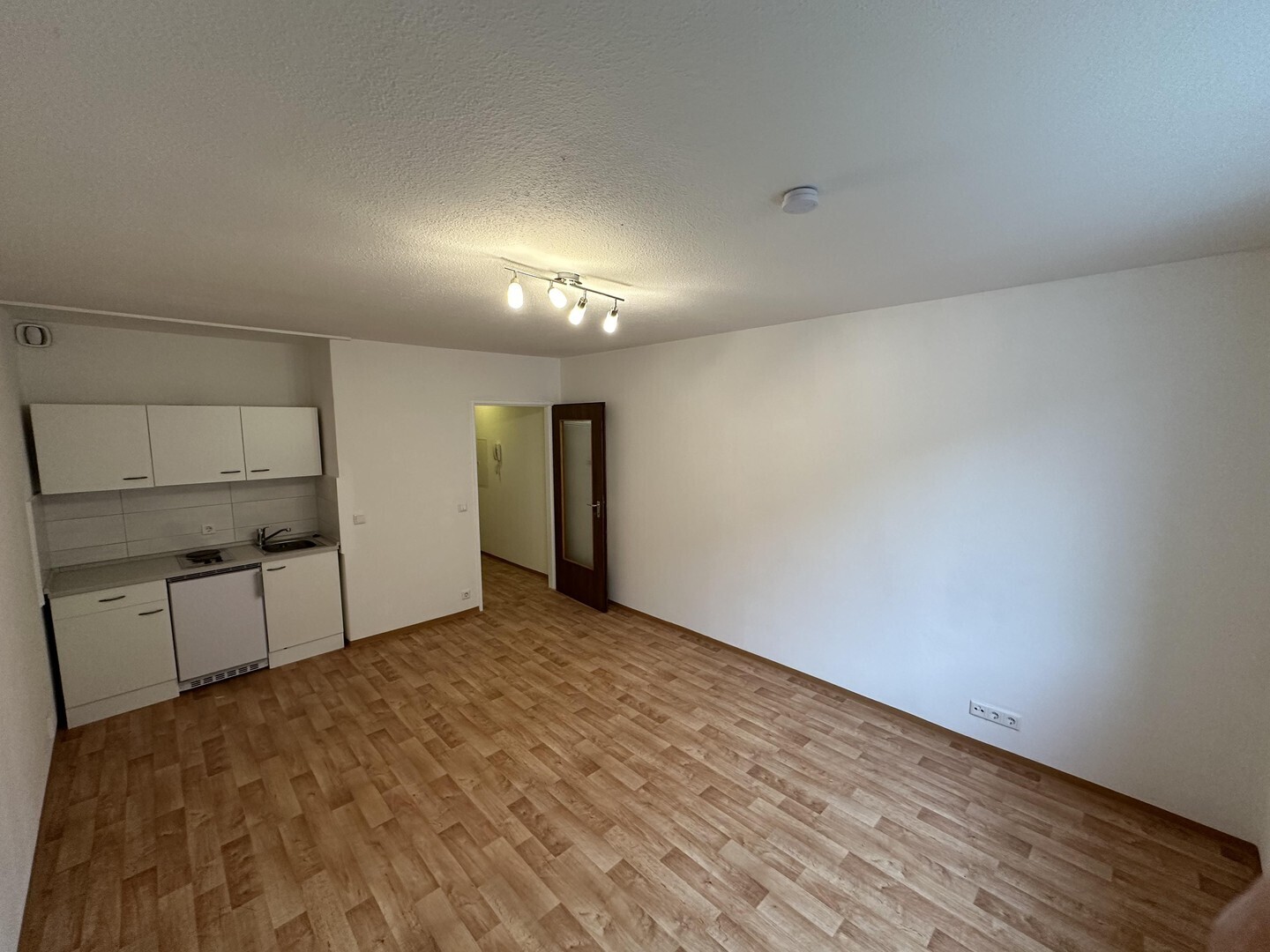                                                               1 Zimmer Wohnung mit Einbauk&uuml;che im Nibelungenviertel                                                       in Hasenbuck (Nürnberg)