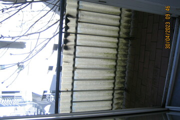 kleiner Balkon zum Hof