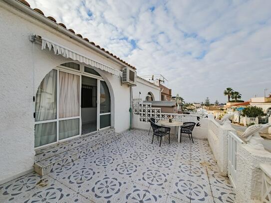 Bungalow in Torrevieja with 2