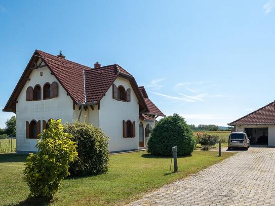 Einfamilienhaus mit einem großen Garten