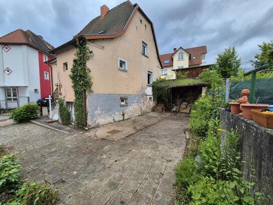 +++Charmantes Einfamilienhaus für Handwerker: Freistehendes Haus mit Garten, Parkmöglichkeit und Zufahrt zum Hof+++