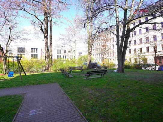 *STILVOLL RENOVIERTE 3-RWG MIT GR. BALKON IN RUHIGER WOHNLAGE DER BELIEBTEN LEIPZIGER SÜDVORSTADT*