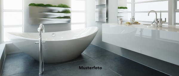 3½-Zimmer-Wohnung nebst sonniger Loggia und Garage