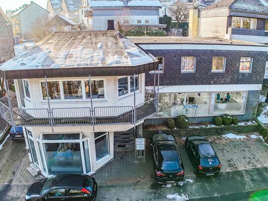 Spannendes Einfamilienhaus mit Gewerbehalle und Zahnarztpraxis im wunderschönen Wipperfürth