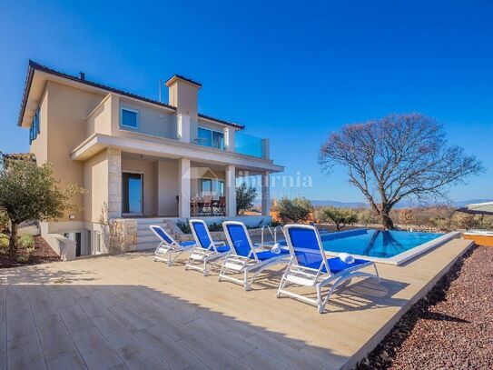 Malinska, new villa, 2km from the sea, for sale.