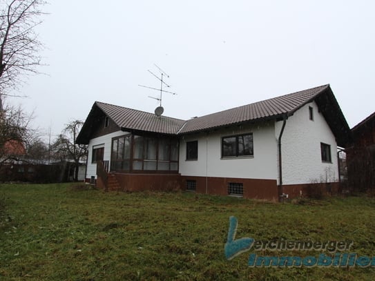 *** Bungalow mit großem Grundstück und Nebengebäude in Gergweis ***